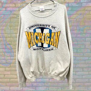 Vintage 90s University of Michigan Wolverines Distressed Sweatshirt Size XL